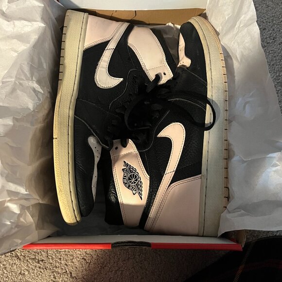 Air Jordan 1 Retro High OG Crimson Tint - Picture 1 of 5